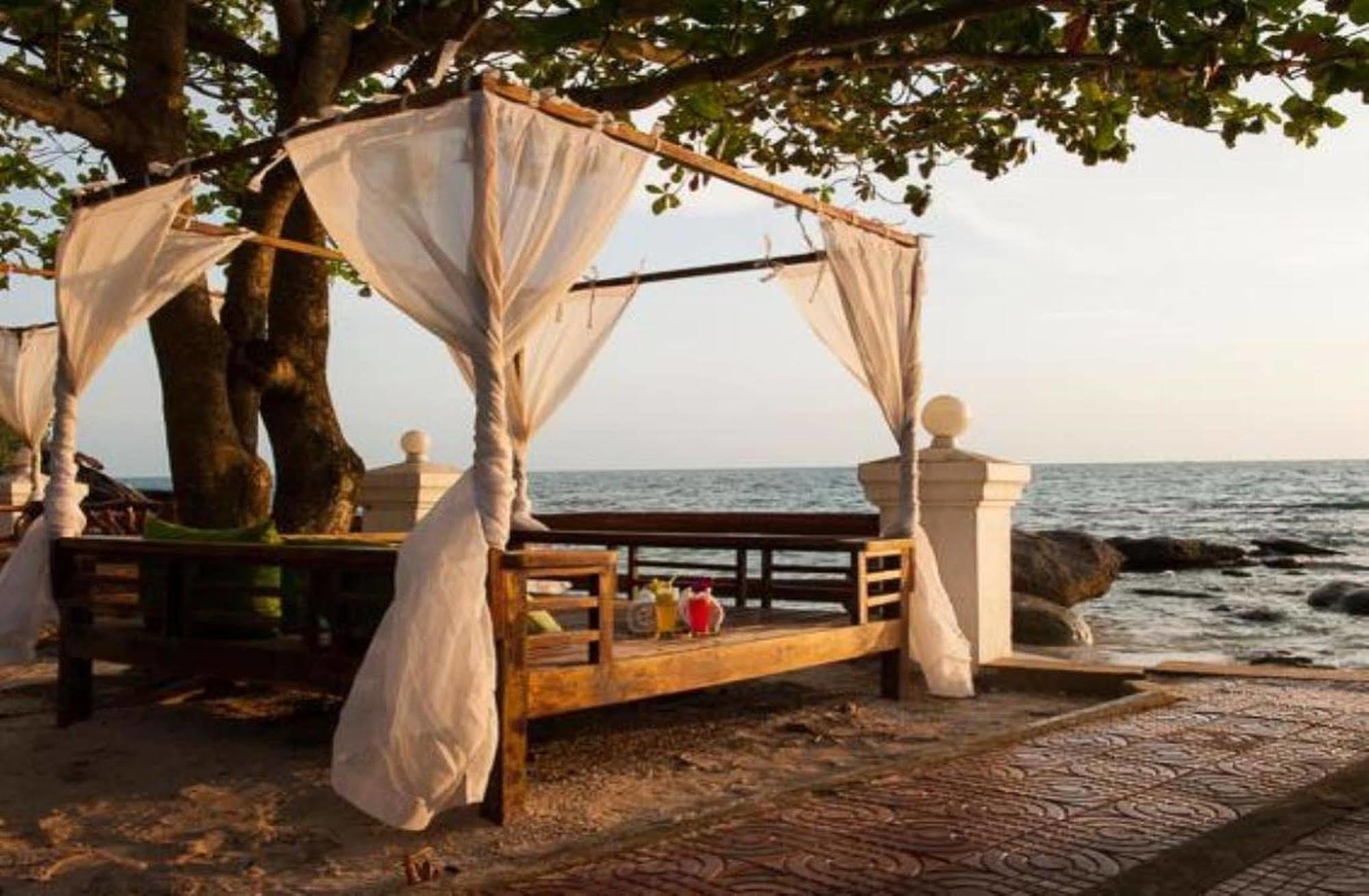 Malibu Bungalows Sihanoukville Exterior photo